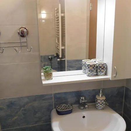 Spacious Modern With Private Parking Lejlighed