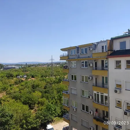 Lejlighed Spacious Modern With Private Parking