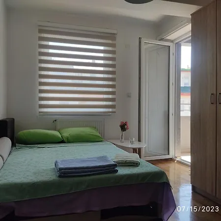 Spacious Modern With Private Parking * Скоп'є