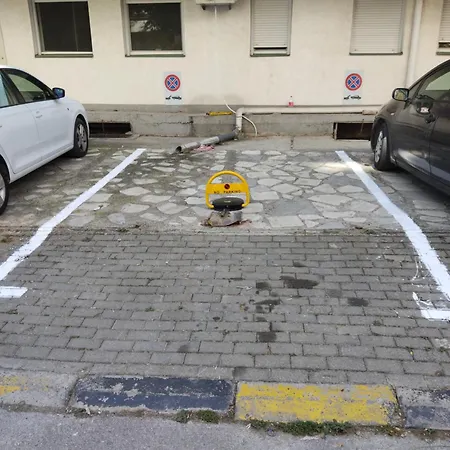 Spacious Modern With Private Parking Lejlighed Skopje