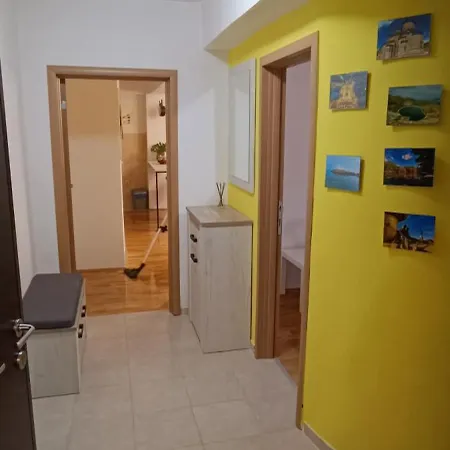 Spacious Modern With Private Parking Skopje