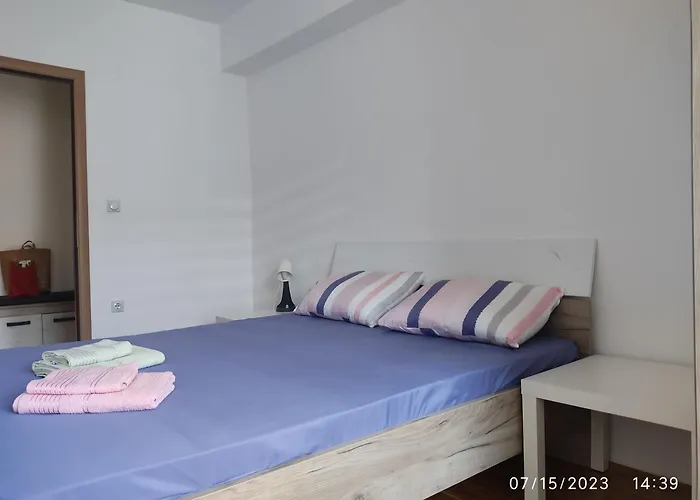 Spacious Modern With Private Parking