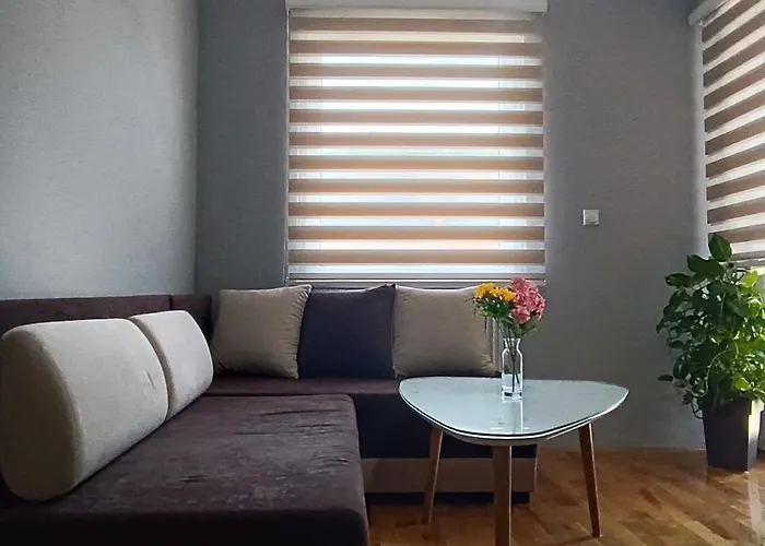 Spacious Modern With Private Parking